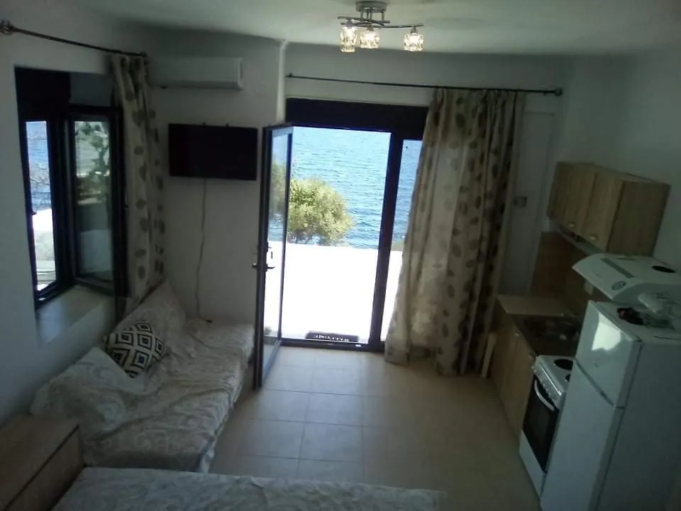 Villa Ζωη Στο Κυμα- Life On The Wave Neos Marmaras 0*,  Grecia